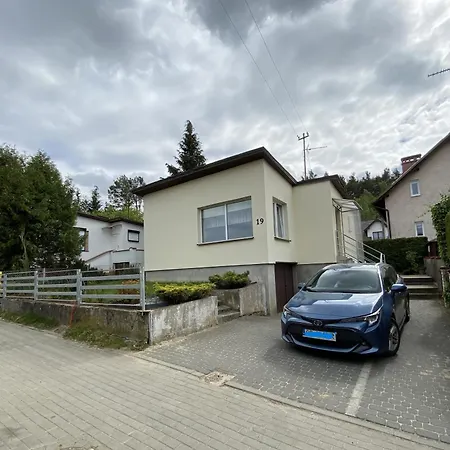 Dom Caloroczny Astrow 19 Feriehus *