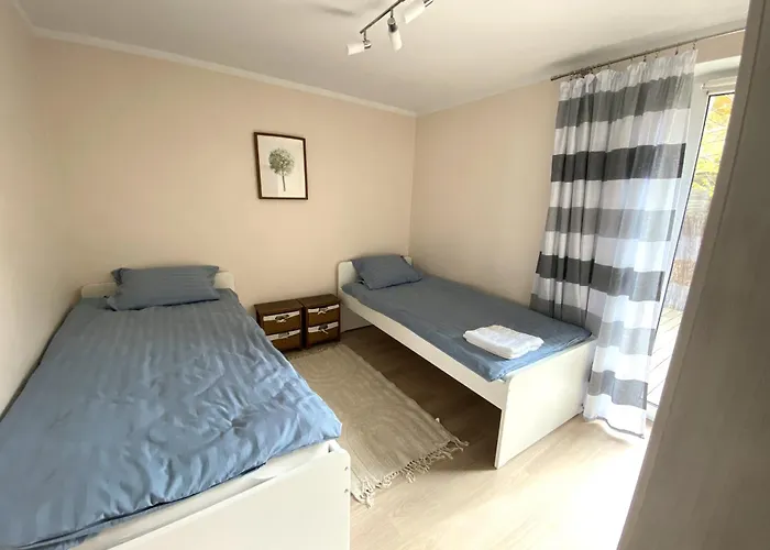 Dom wakacyjny Dom Całoroczny Astrów 19 *